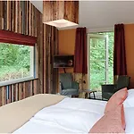 Zoomers Aan Het Bos 卡斯特里科姆